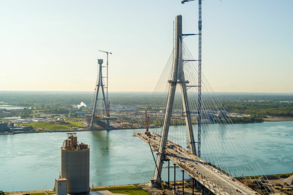 photo du progrès sur le pont international