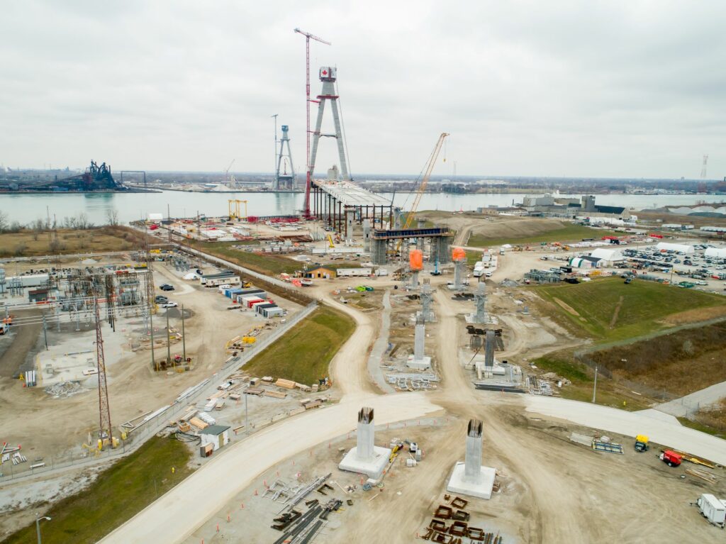 photo du construction sur le point d'entrée Canadien