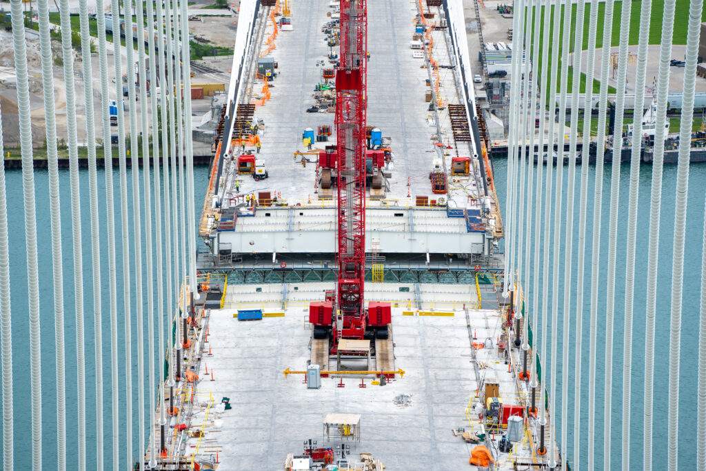 vue aérienne du pont international