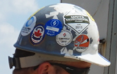 casque avec des autocollant