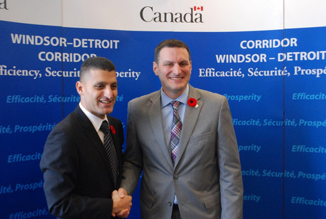 Événement de média le 10 novembre 2014 avec MP Jeff Watson et Maire de Windsor Eddie Francis