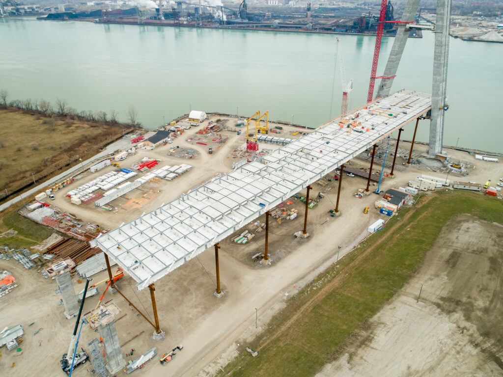 Progrès au site du pont canadien - décembre 2022 et janvier 2023