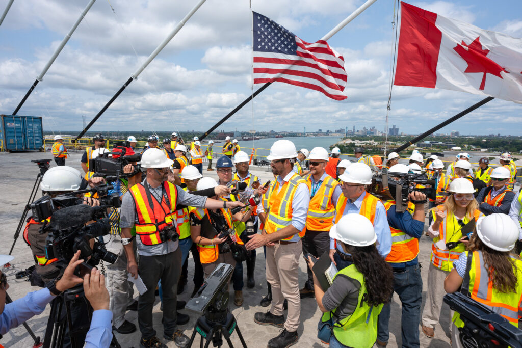 Célébration de la connexion du pont - 24 juillet 2024