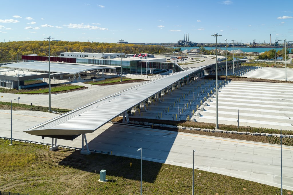 Voies d'inspection primaire des passagers
